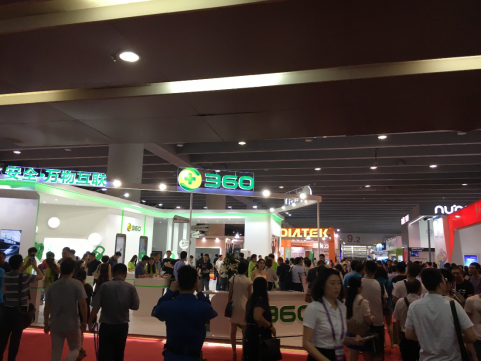 2016天翼展直擊：N4S提前驚現(xiàn)360手機全系產品亮相170