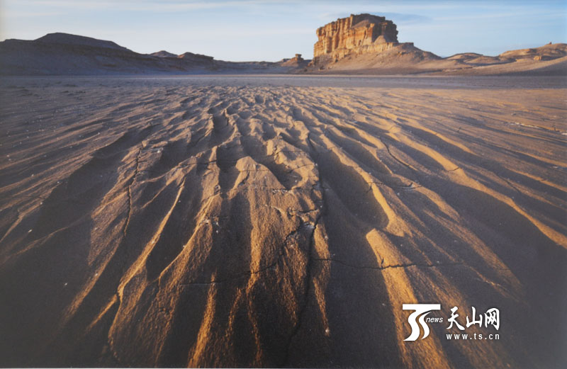 “發(fā)現(xiàn)絲路之美”影像成果展在新疆國際會(huì)展中心(圖1)